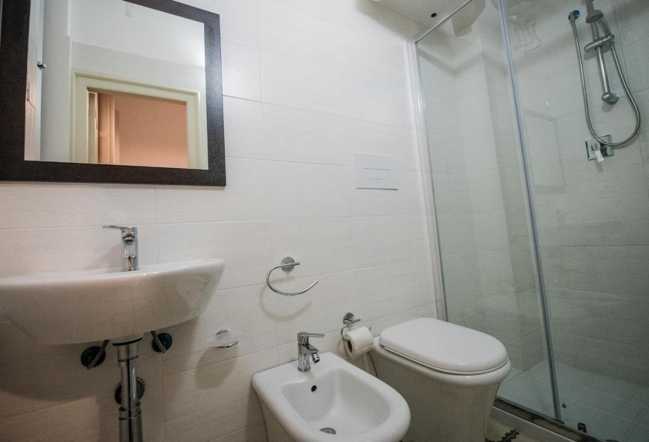 Staiti Apartments ตราปานี ภายนอก รูปภาพ